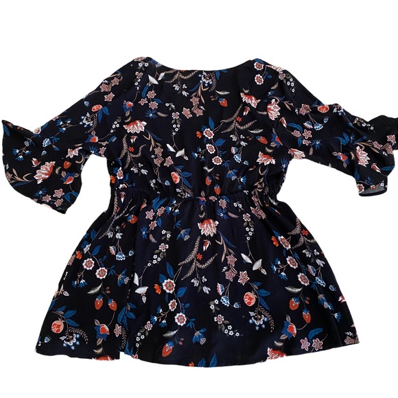 Torrid Challis Surplice Black Floral 3/4 Bell Sleeve Babydoll Top - Picture 7 of 11